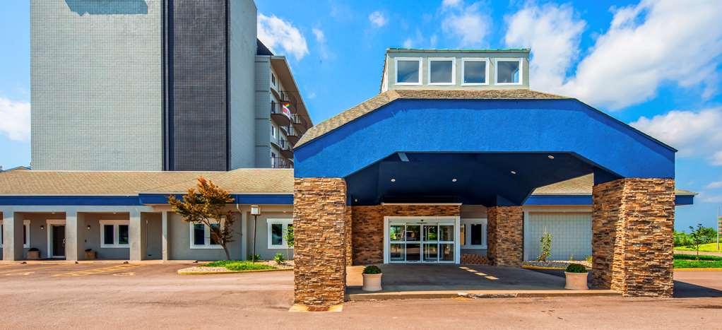 Orangewood Inn & Suites Kansas City Airport Exterior photo